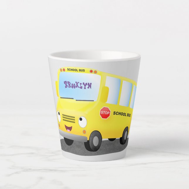 Tasse Latte Caricature du bus scolaire jaune joyeux (Devant)
