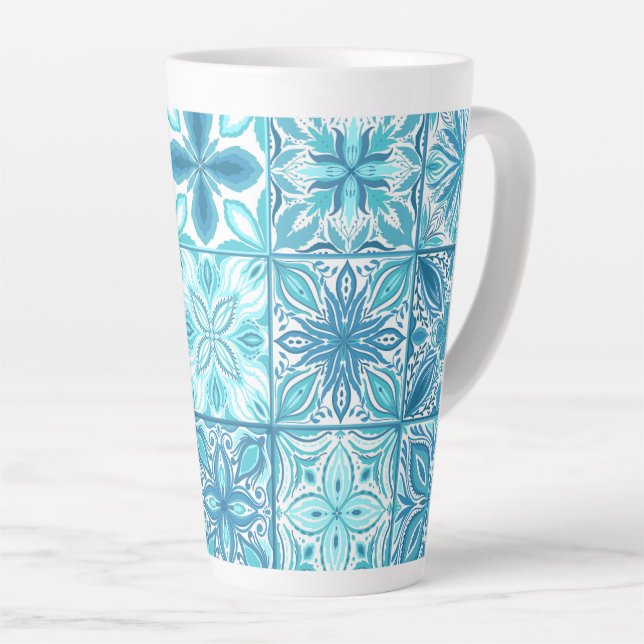 Tasse Latte Carreaux décorés en bleu et blanc (Angle droit)