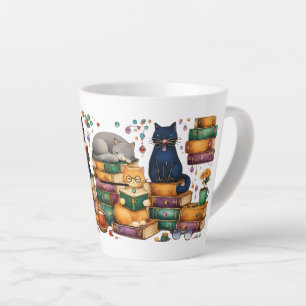 Tasse Latte Chats lisant des livres Scène de bibliothèque cosy