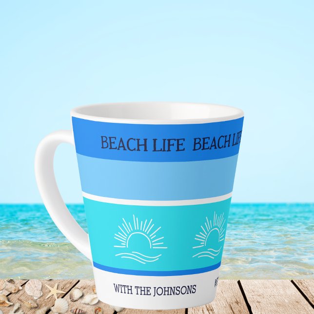 Tasse Latte Chic Blue Stripes Nom de famille Beach House (Créateur téléchargé)