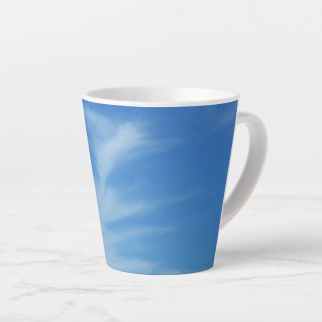 Tasse Latte Ciel bleu avec nuages blancs Abstrait Nature Photo (Angle droit)