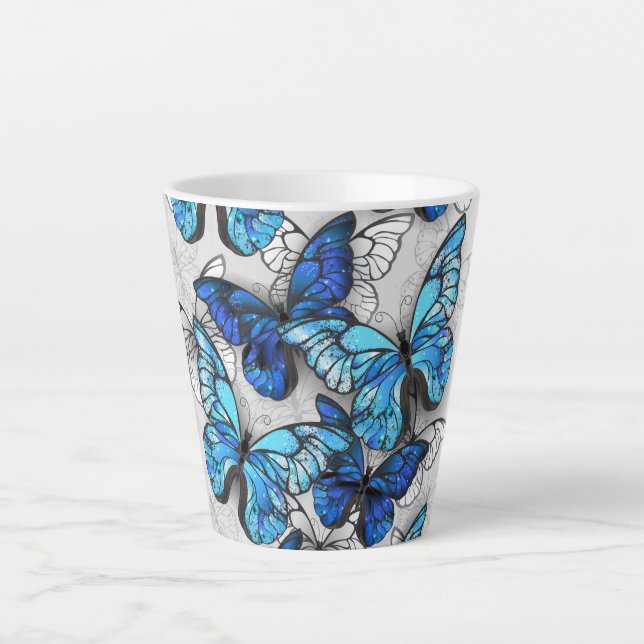 Tasse Latte Composition des papillons blancs et bleus (Devant)