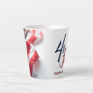 Tasse Latte Conception patriotique de la fête de l'Indépendanc