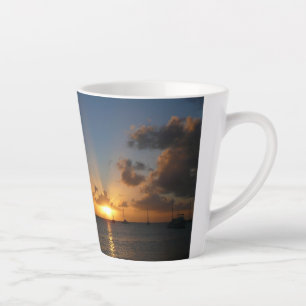 Tasse Latte Coucher de soleil avec voiliers Paysage tropical P