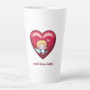 Tasse Latte Cupidon sur le coeur rouge avec tête de flèche ros
