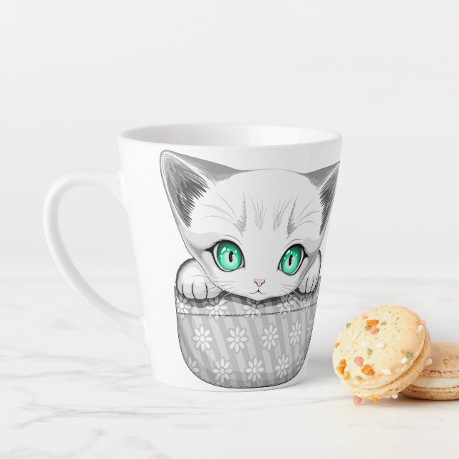 Tasse Latte Cute de chat et pointe joueuse à partir d'une poch (En situation)