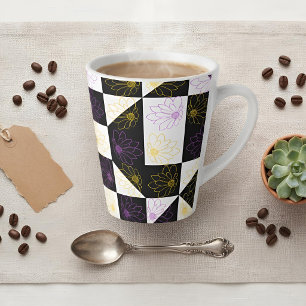 Tasse Latte Daisy à carreaux noir et blanc esthétique violet j