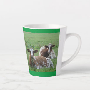 Tasse Latte Deux Vaches Blancs-Brown Mignonnes. Musique verte 