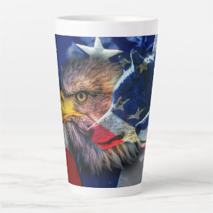 Tasse Latte Drapeau américain du loup d'aigle chauve