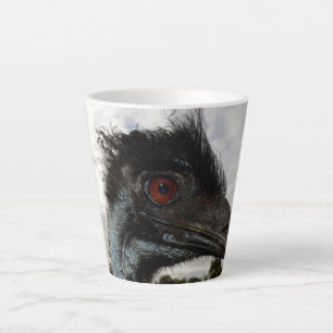 Tasse Latte Emu Avec Des Yeux Qui Se Tient,