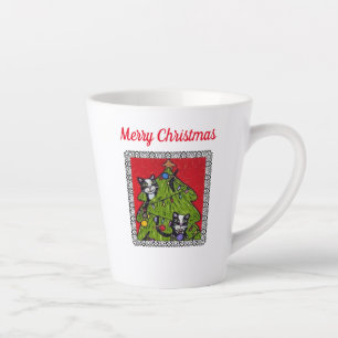 Tasse Latte Escalade de deux chats dans l'arbre de Noël décoré