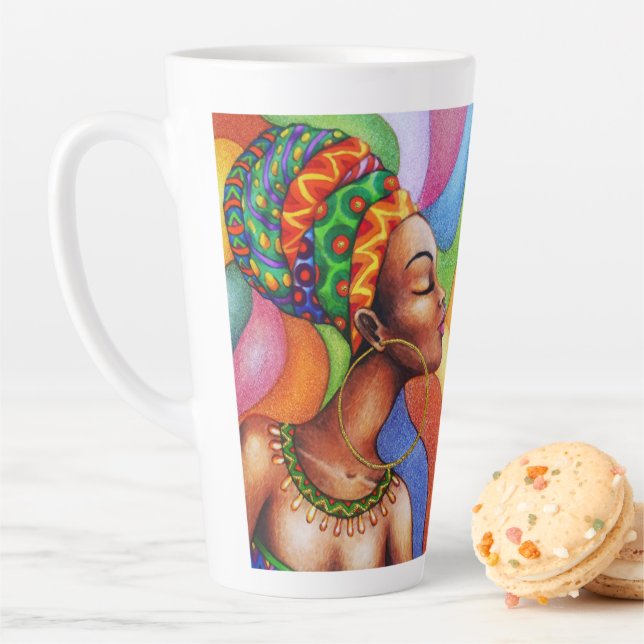 Tasse Latte Femme africaine avec cire tissu traditionnel (En situation)