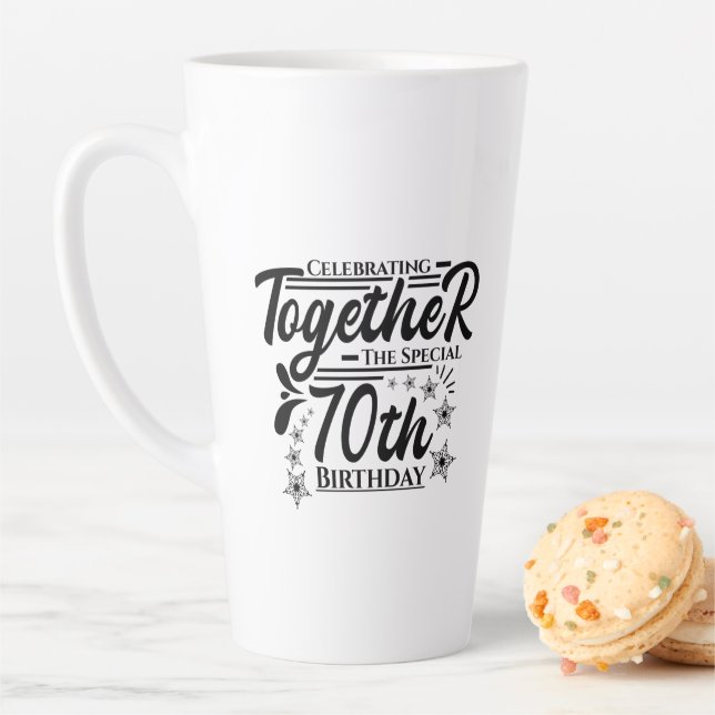 Tasse Latte fête le 70e anniversaire (En situation)