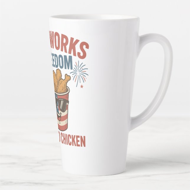 Tasse Latte Fireworks Freedom & Fried Chicken, Drôle 4 Juillet (Droite)