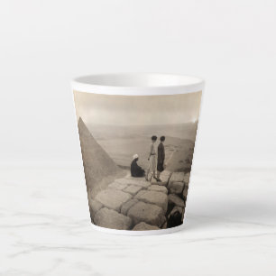 Tasse Latte Flapper Girls Sunrise Khufu Pyramid, Égypte 1920