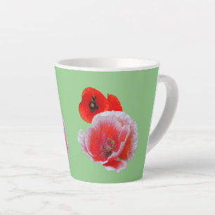 Tasse Latte Fleurs de pavot Fermer la poussière. Musique verte