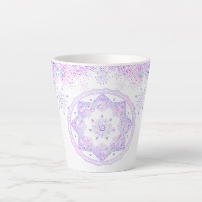 Tasse Latte flocon de neige violet clair et coeur étincelant (Devant)