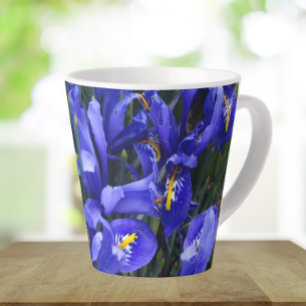 Tasse Latte Floral d'Irises réticulées pourpres