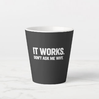Tasse Latte Funny Programmer Humor for Developers and Coders