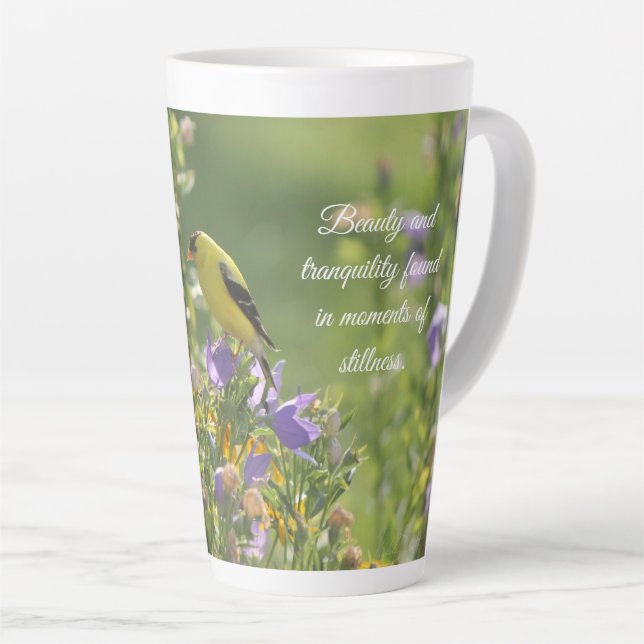 Tasse Latte Goldfinch sur Harebell Flower (Angle droit)