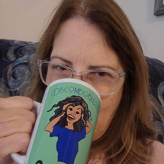 Tasse Latte Grama désagrégé confond cheveux gris Brown