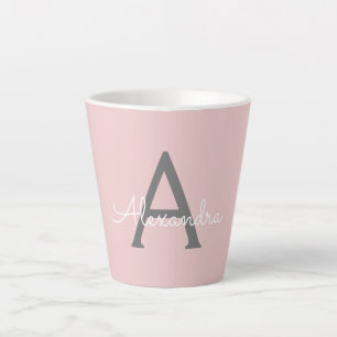 Tasse Latte Gris rose pâle Gris moderne Script Girl Nom du mon