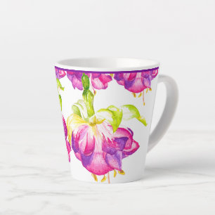 Tasse Latte Holi sur une petite tôle