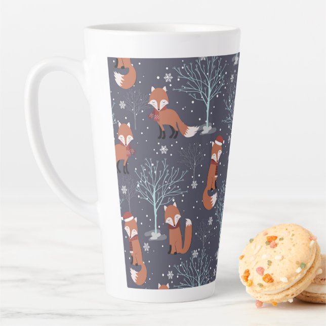 Tasse Latte Joli renard d'hiver (En situation)