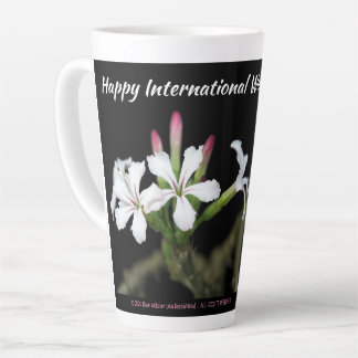 Tasse Latte Joyeuse Journée des femmes 2026 par RoseWrites