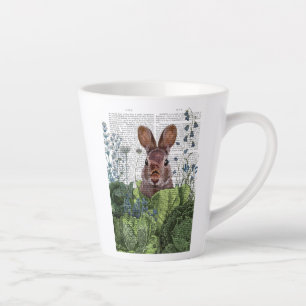 Tasse Latte Lapin dans un patch de choux