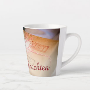 Tasse Latte Les cadeaux festifs comme motif de Noël
