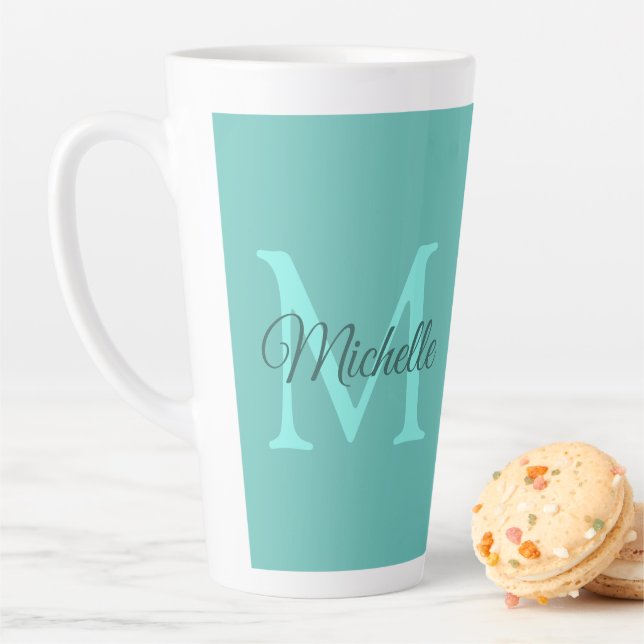 Tasse Latte Lumière personnalisée Monogramme Turquoise Nom ini (En situation)