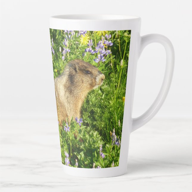 Tasse Latte Marmot dans le Mont Rainier Fleurs sauvages (Droite)