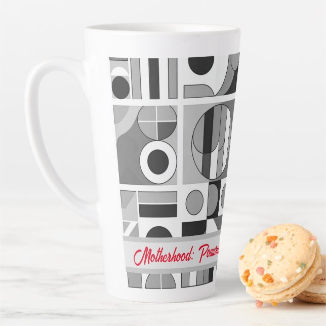 Tasse Latte Mère : Alimentée par l'Amour, Alimentée par le Caf (En situation)