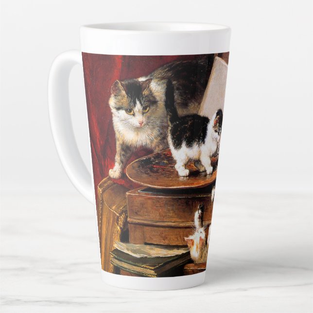 Tasse Latte Mère Chat et chatons sur table (Angle gauche)