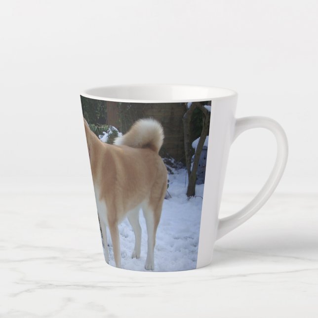 Tasse Latte mignon chien akita embrasser bonhomme de neige pou (Droite)