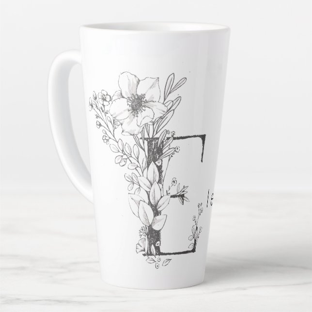 Tasse Latte Monogramme botanique floral "E" Texte personnalisé (Angle gauche)