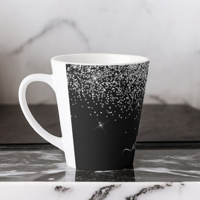 Tasse Latte Monogramme de nom féminin scintillant noir argenté (Créateur téléchargé)