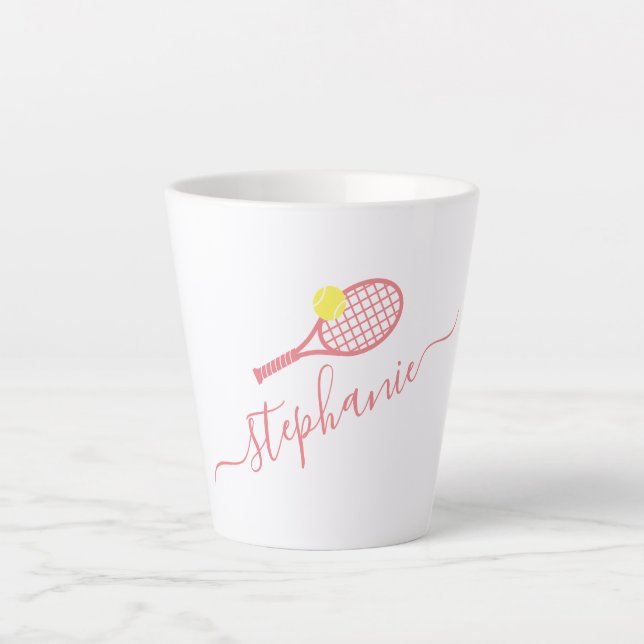 Tasse Latte Monogramme de tennis Preppy Personnalisé rose  (Devant)