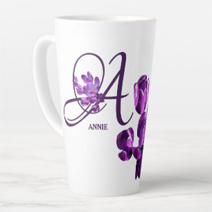 Tasse Latte monogramme fleuri pourpre Annie nom personnalisabl