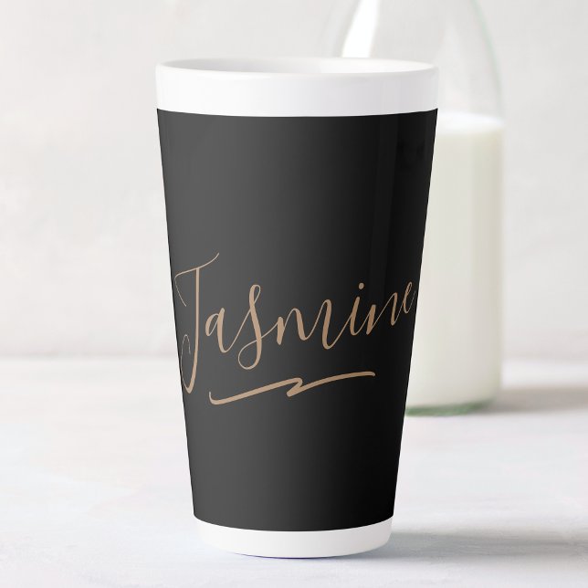 Tasse Latte Nom du script féminin en or noir moderne (Créateur téléchargé)