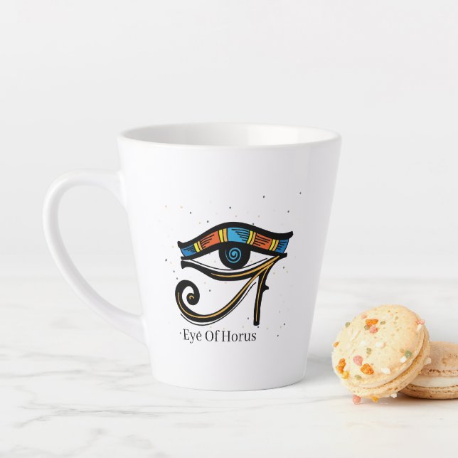 Tasse Latte OEil de Horus sur papyrus, hiéroglyphes égyptiens (En situation)