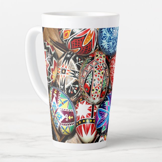 Tasse Latte OEufs de Pâques ukrainiens (Angle gauche)