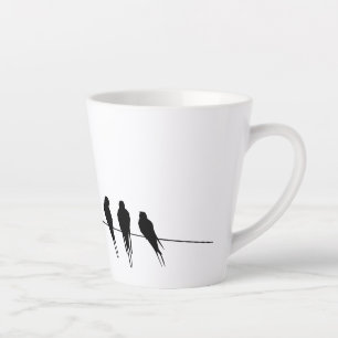 Tasse Latte Oiseaux noirs dans une nuit de fils