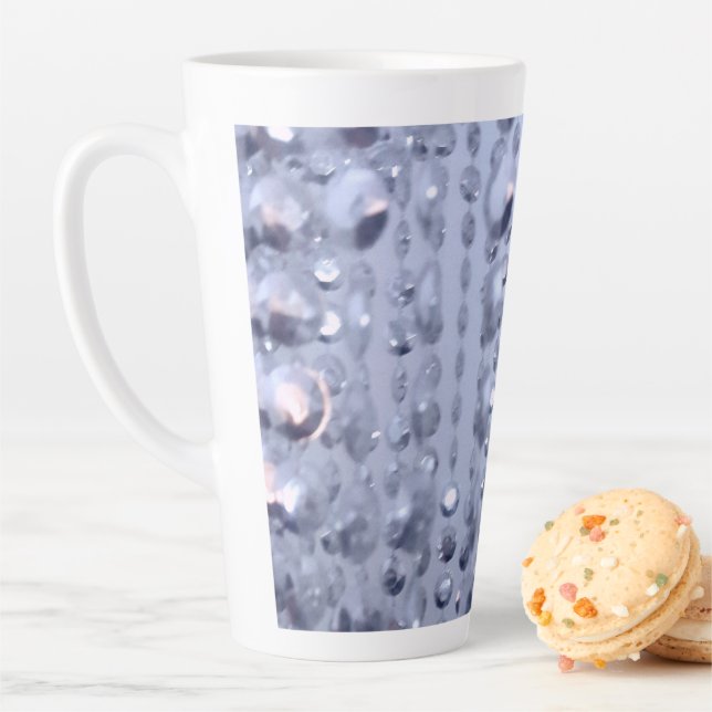 Tasse Latte Perles bleues brillantes (En situation)