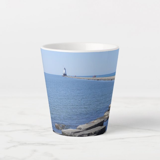 Tasse Latte Phare de North Pierhead, Ludington, MI (Devant)