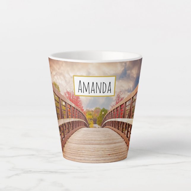 Tasse Latte Pont rustique en bois dans le pays (Devant)