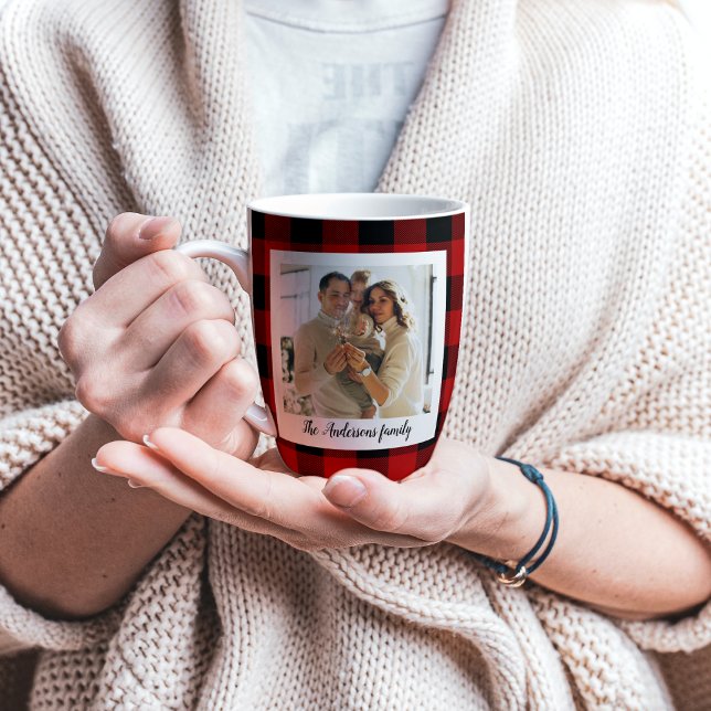 Tasse Latte Red Buffalo Plaid & Nom Personnel Et Photo (Créateur téléchargé)