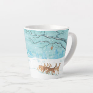 Tasse Latte Roe Deer hiver paysage de forêt enneigée