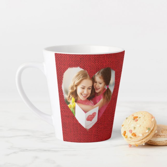 Tasse Latte Rustic Burlap Red Heart Mom Photo (En situation)